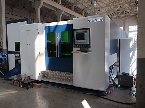 더블 팔레트 체인저와 3000W 파이버 레이저 커팅 머신