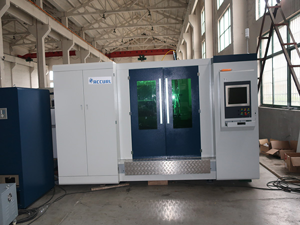 Plate Covered Accurl laser cutting fiber machine with 4000 x 1500mm interchangeable work tables 